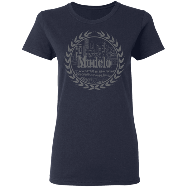 Modelo Grey Cityscape Premium Women T-Shirt 0511
