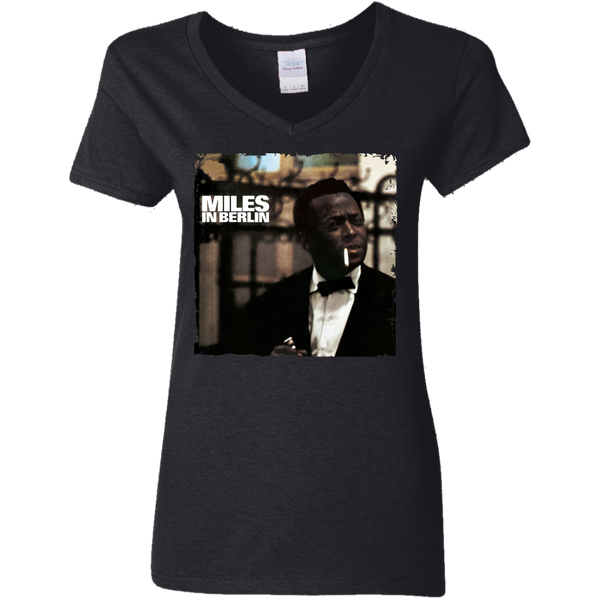 Miles Davis Miles in Berlin Ladies V-Neck T-Shirt 510