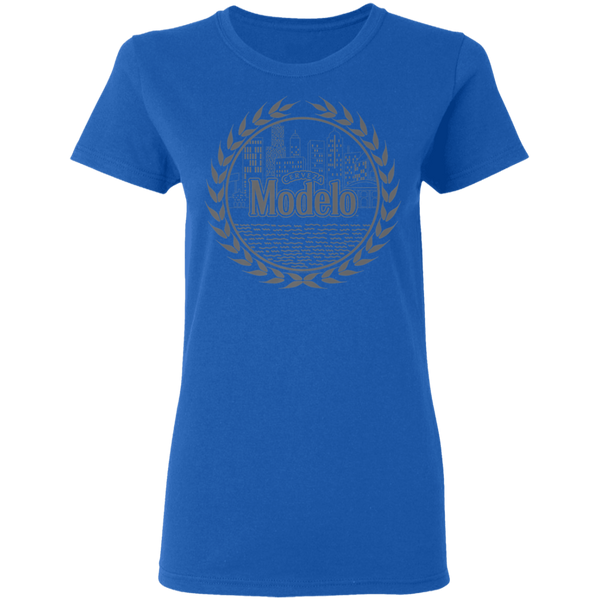 Modelo Grey Cityscape Premium Women T-Shirt 0511